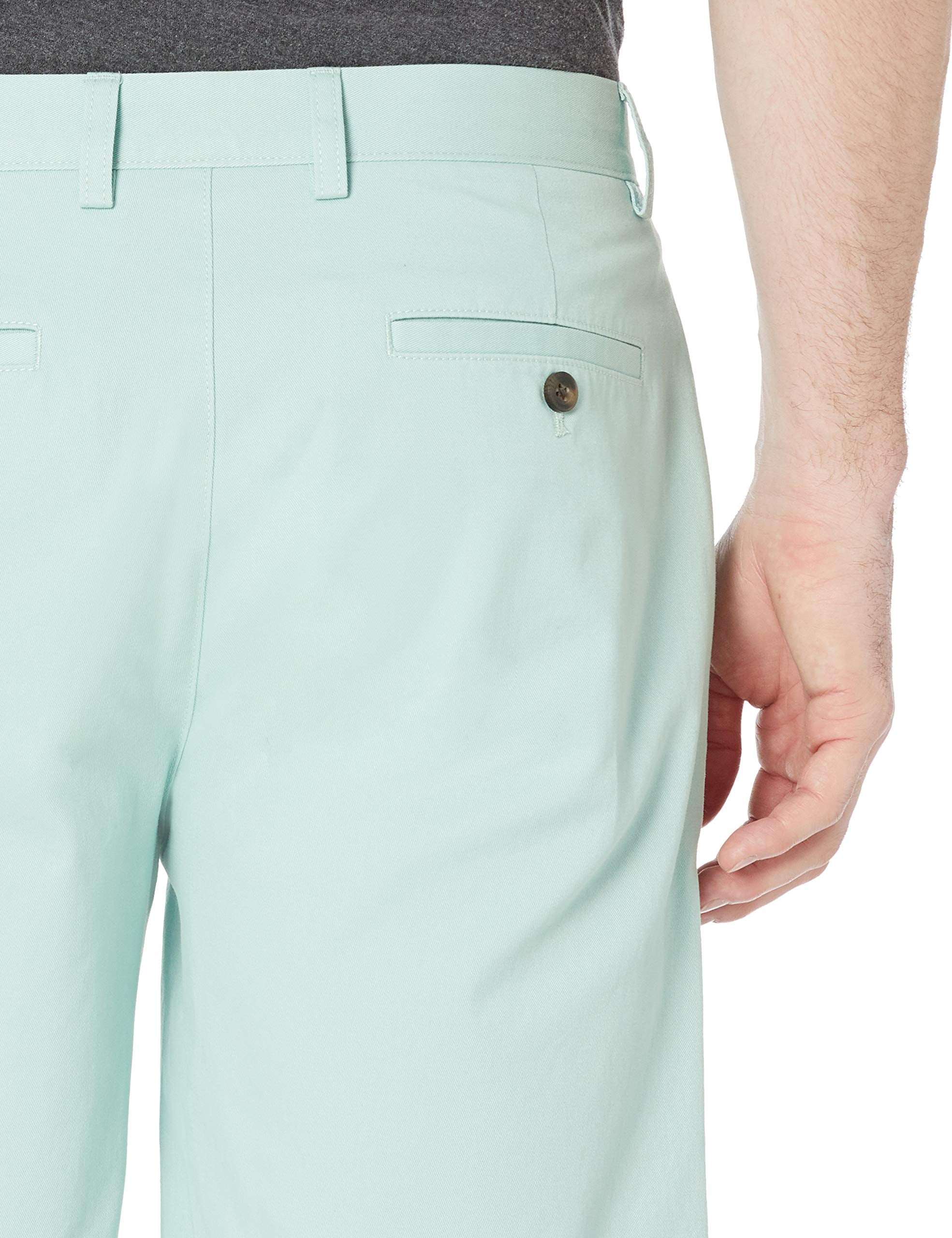 Amazon Essentials Men's Classic-Fit 9" Chino Short